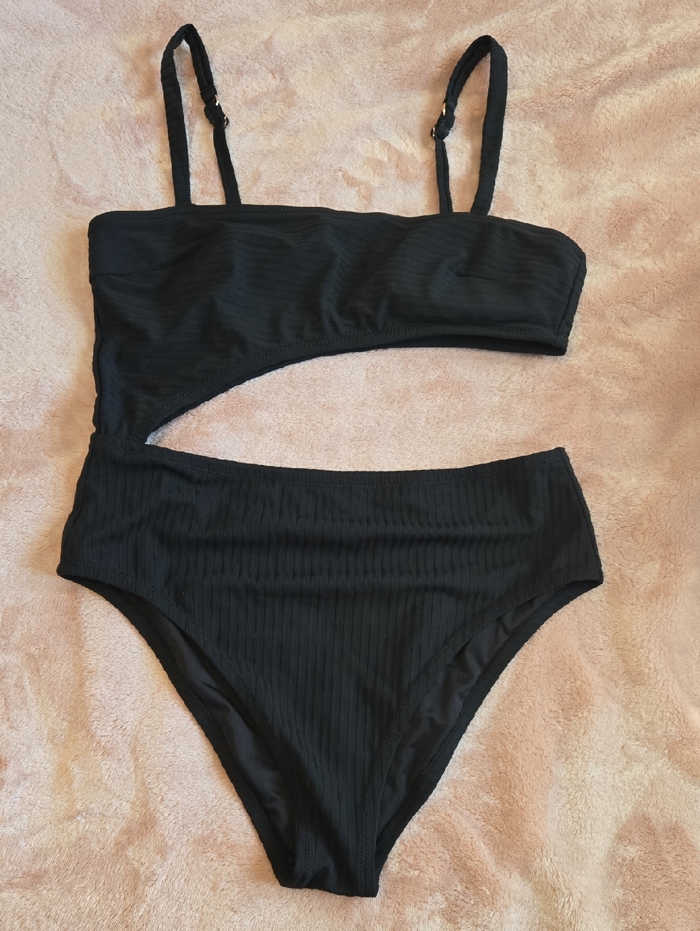 Shade & Shore Black Cutout Ribbed One-Piece Swimsuit - L